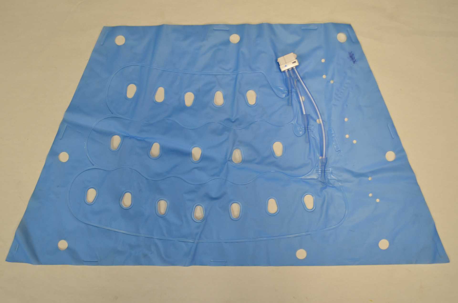 7000012351502 Inflatable knee cast. Specialized heat seal product.